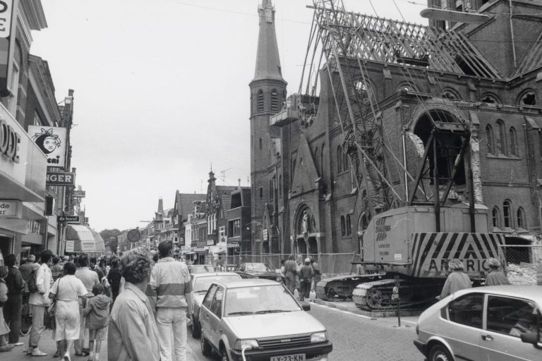 Foto van de sloop van de Dominicuskerk.