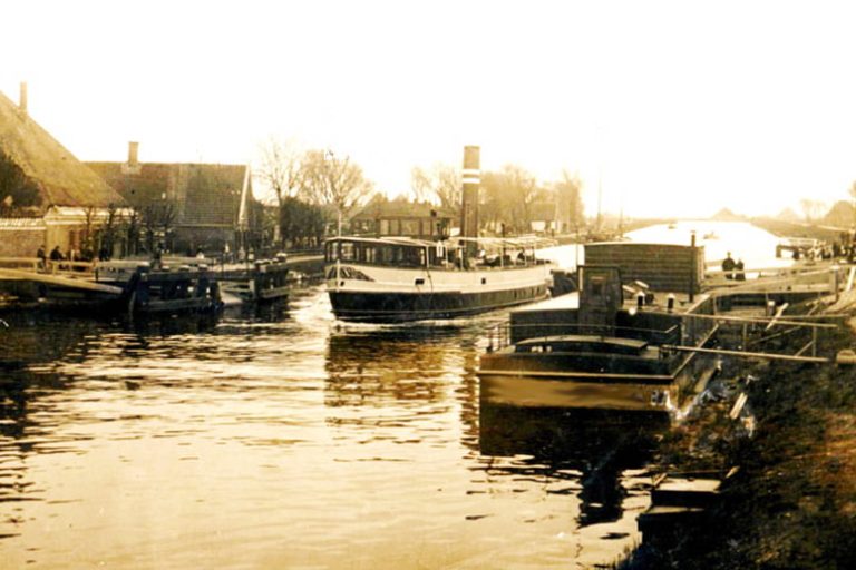 Schoorldam-1905-met-Alkmaar-Packet
